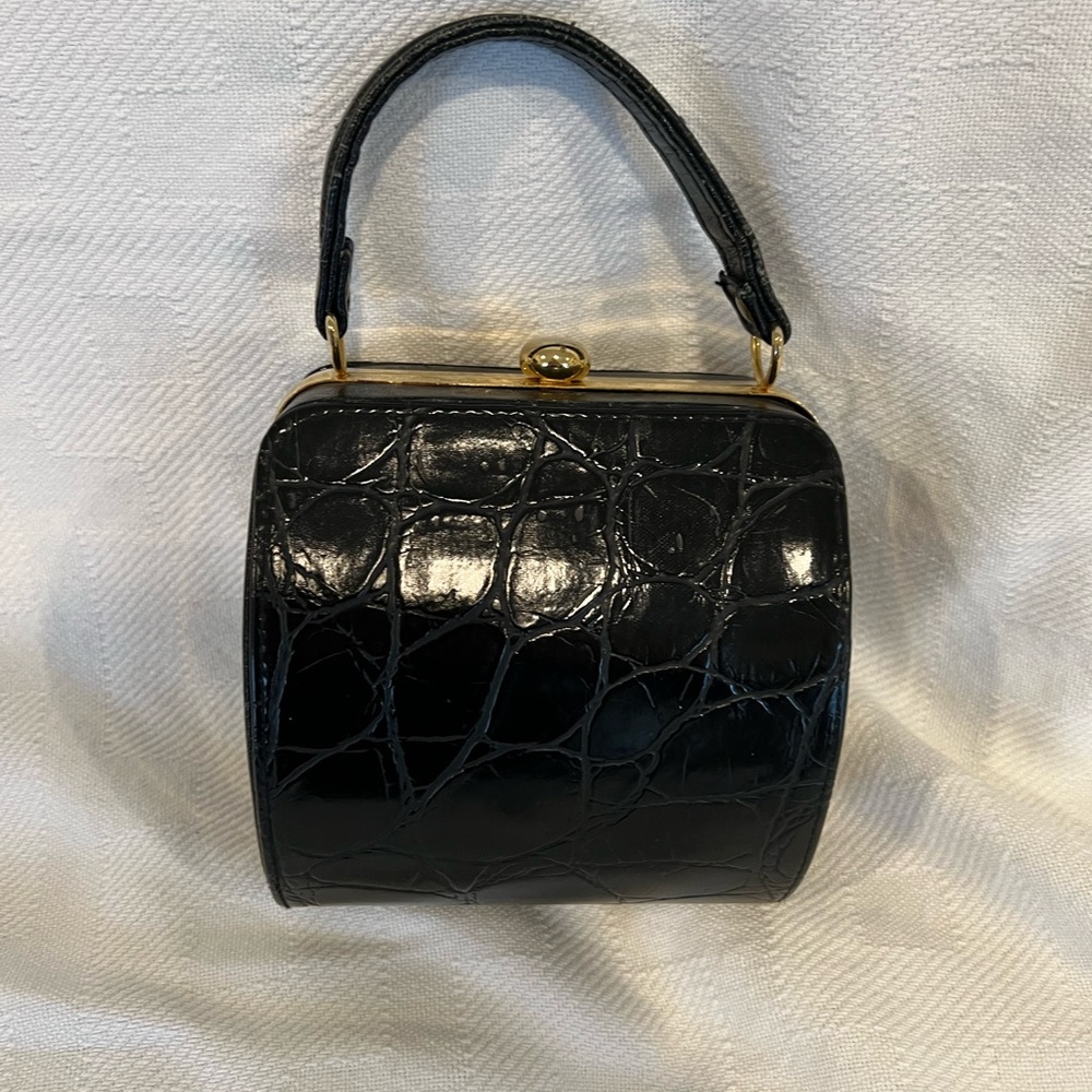 Vintage classic pillbox wrist bag